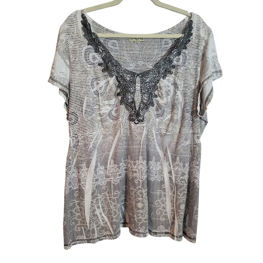 Live and Let Live Woman 2X Top Grey White Burnout Rhinestone Lace V-Neck T Shirt